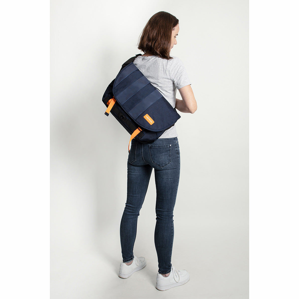 Dinky Di Messenger 16''