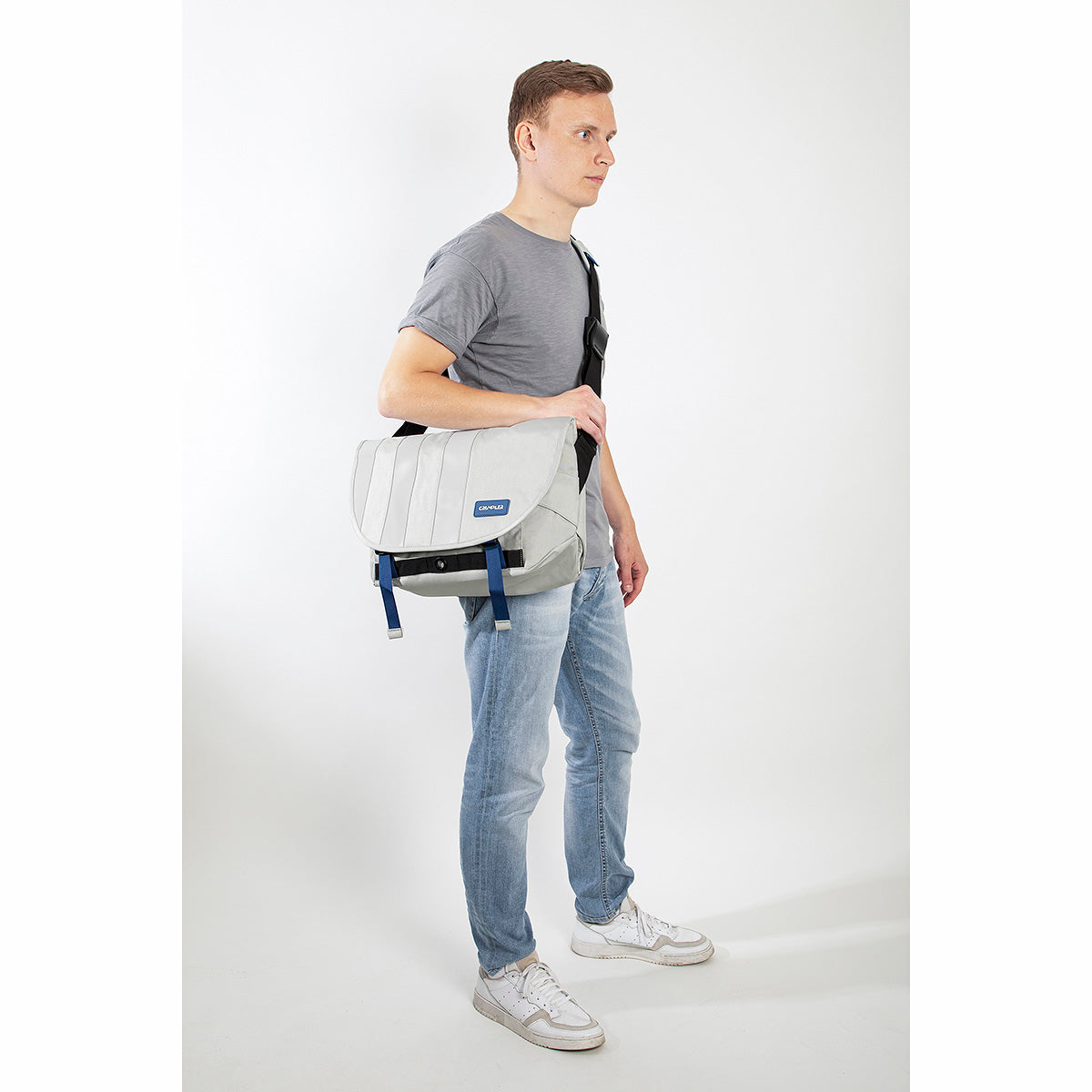 Dinky Di Messenger 16''