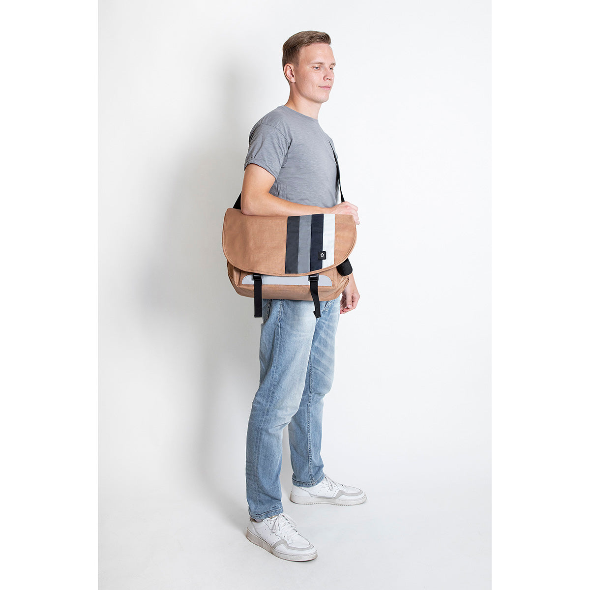 Dinky Di Messenger 16" Classic