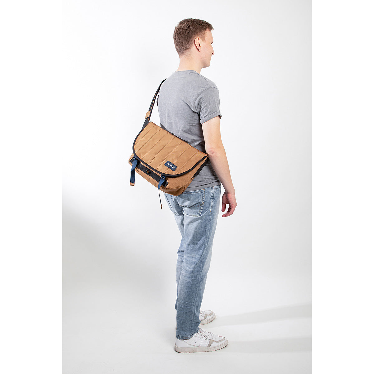 Dinky Di Companion 13"